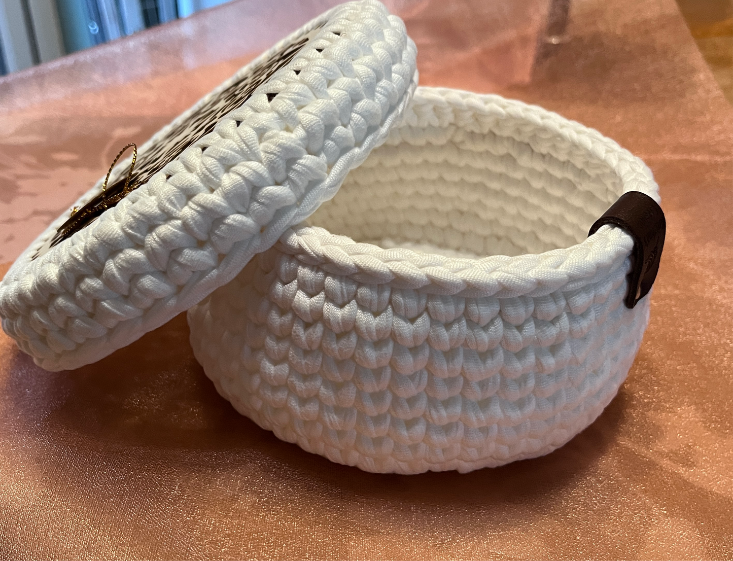 White storage basket with lid