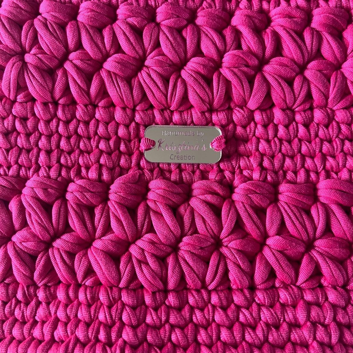 Vibrant Pink Women's Shoulder Bag - Perfect for Any Occasion