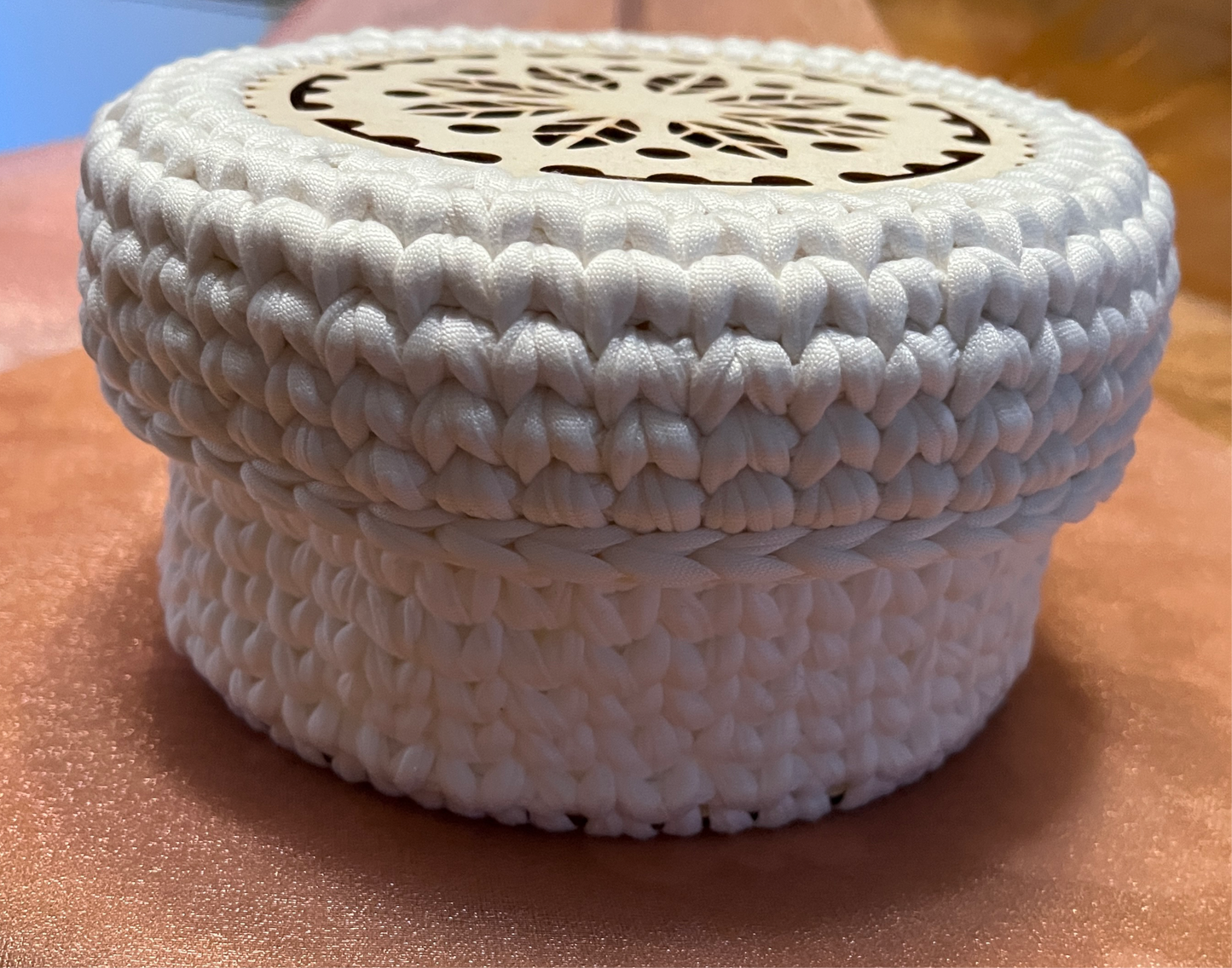 White storage basket with lid 2.