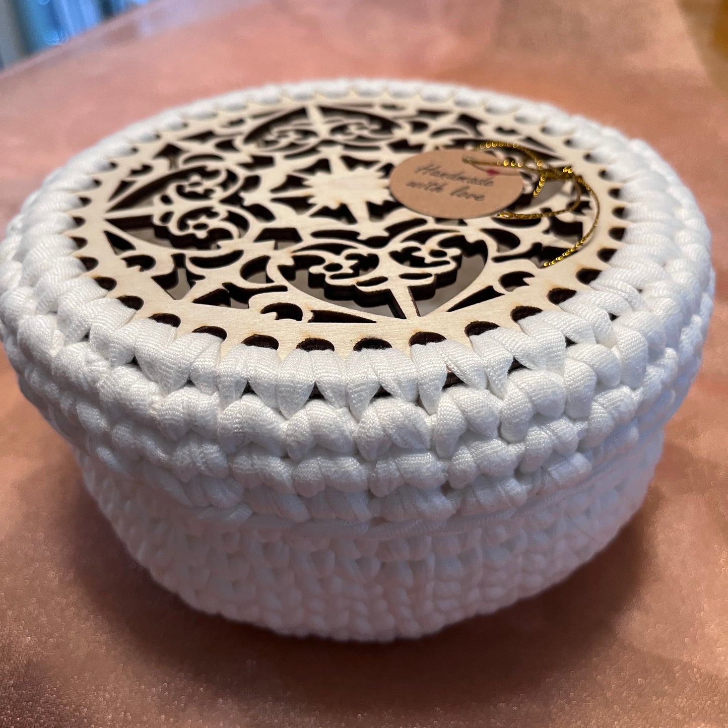 White storage basket with lid
