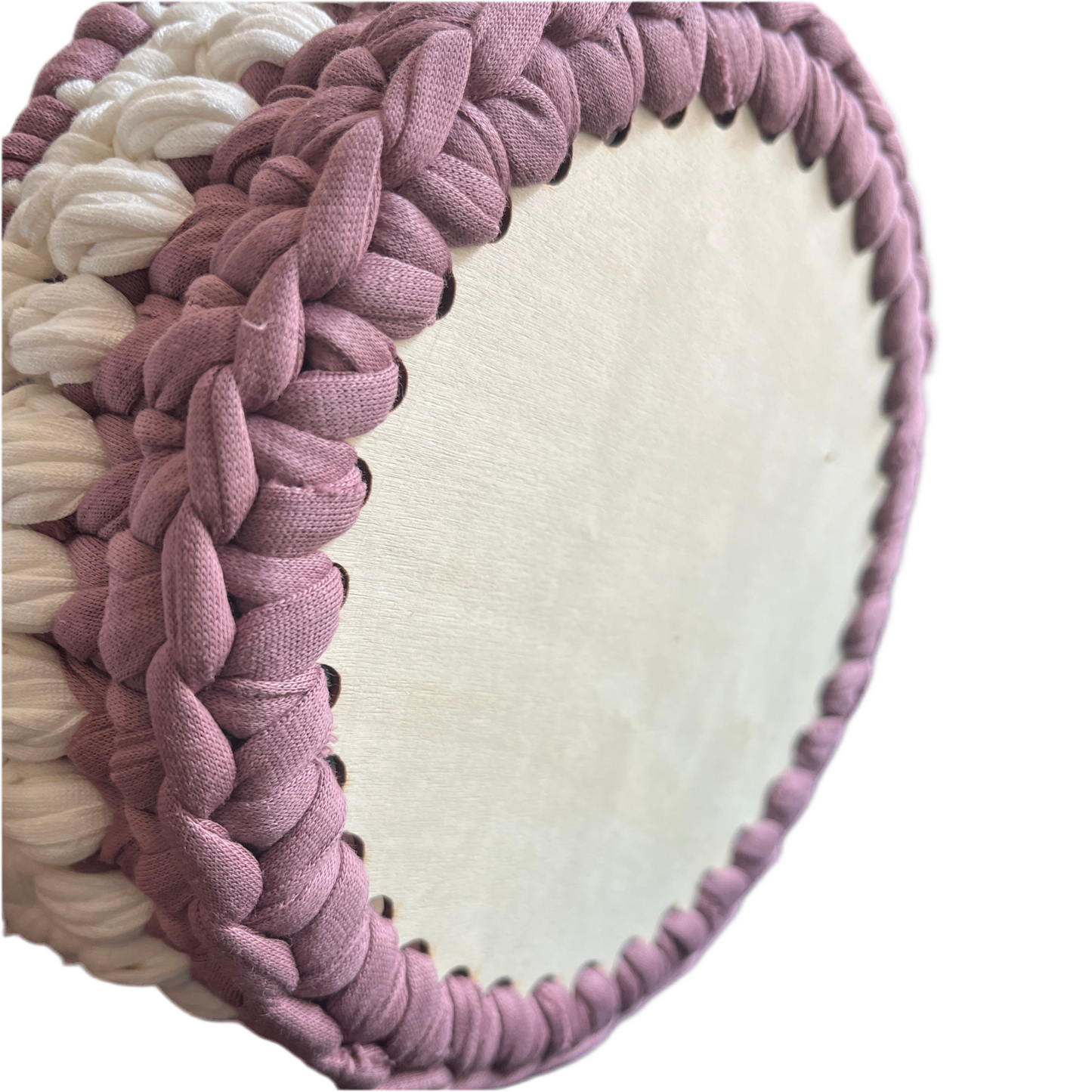 Dusty pink with white colour basket
