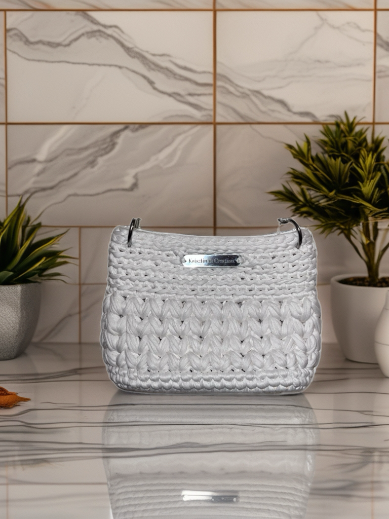 White Women's Shoulder Bag - Perfect for Any Occasion